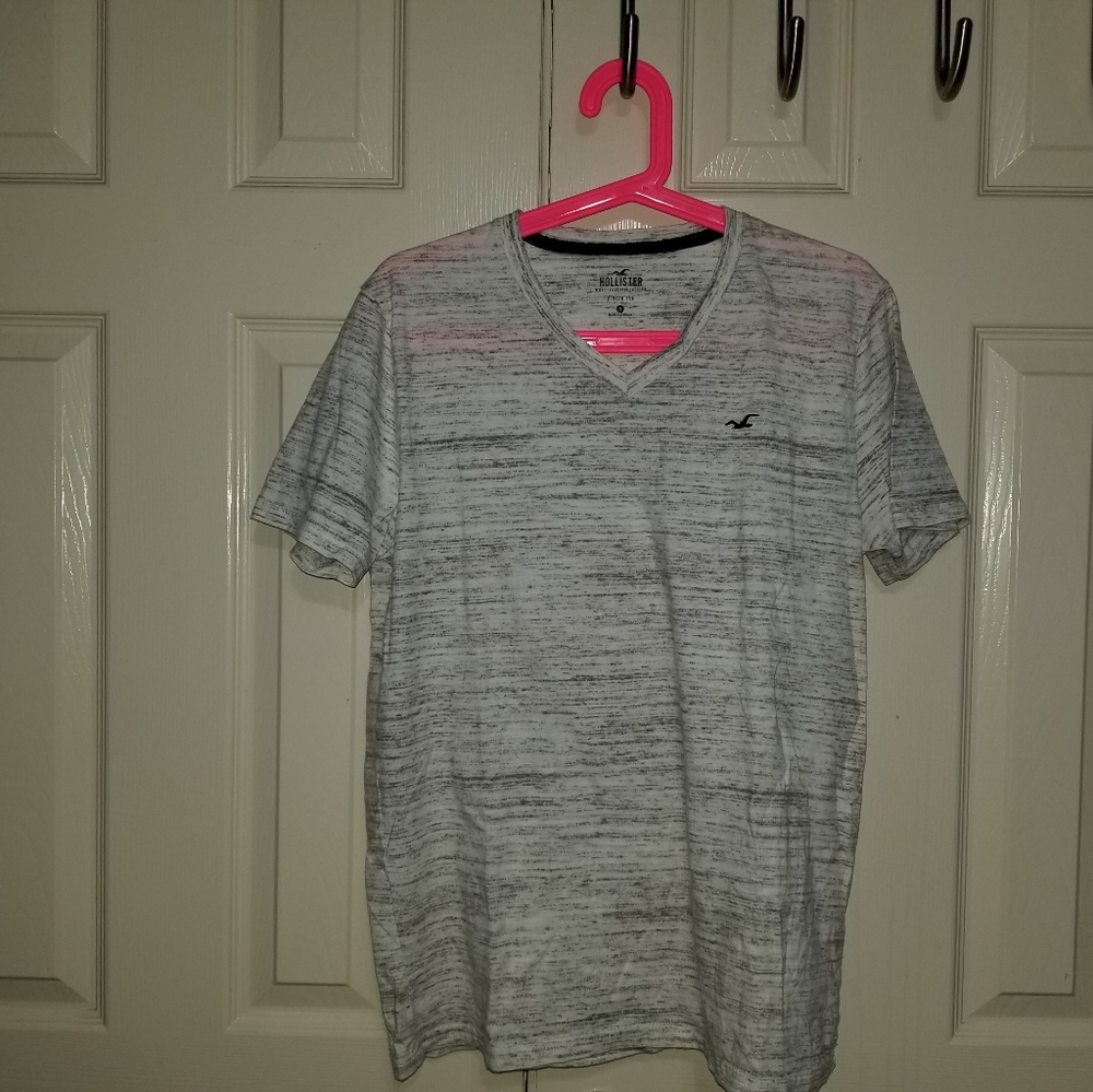 Hollister v-neck tee white medium